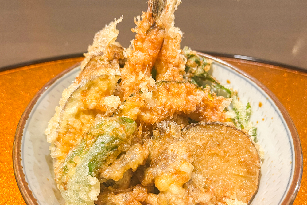 エビとキスと季節野菜の天丼
